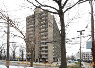 Ambleside Tower in Cleveland, OH - Building Photo - Building Photo