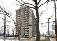 Ambleside Tower in Cleveland, OH - Foto de edificio - Building Photo