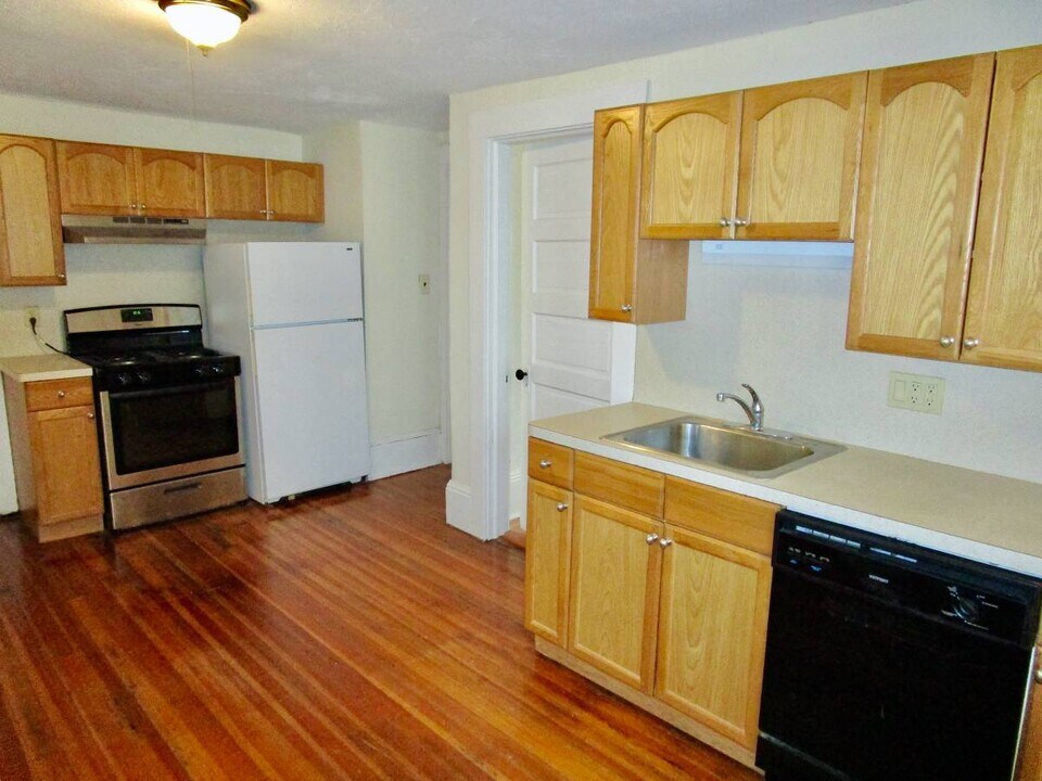 137 Bridge St in Newton, MA - Building Photo