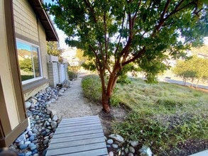 3225 Hidden Creek Ave in Thousand Oaks, CA - Building Photo - Building Photo