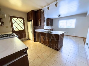 4235 Kendall St in San Diego, CA - Foto de edificio - Building Photo