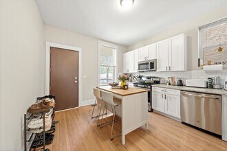 3106 W Fullerton Ave in Chicago, IL - Building Photo - Building Photo