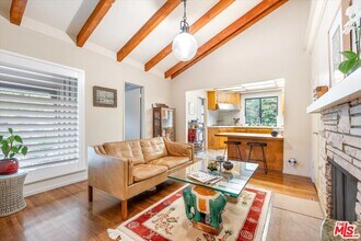 5850 Mammoth Ave in Los Angeles, CA - Building Photo - Building Photo