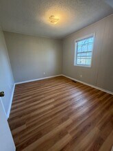 1215 N 7th St in Lansing, KS - Foto de edificio - Building Photo