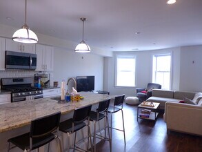 8 Newcomb St in Boston, MA - Building Photo - Building Photo