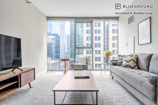 210 N Wells St in Chicago, IL - Building Photo