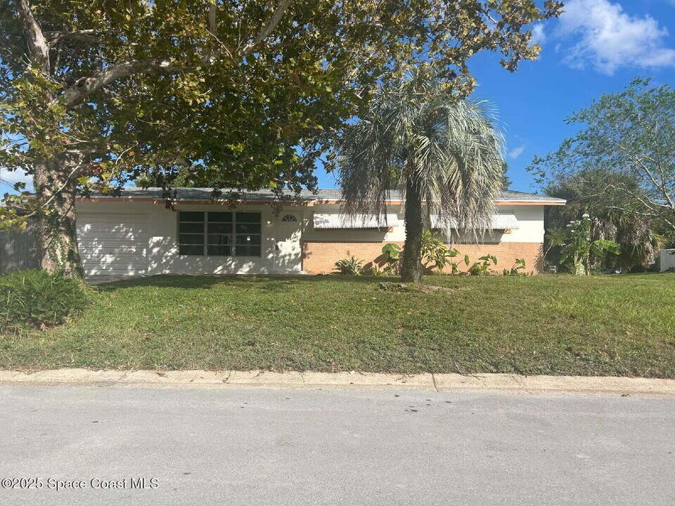 10 Scott Ln in Rockledge, FL - Building Photo