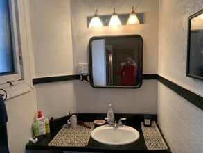 180 High St, Unit 10 in Portland, ME - Building Photo - Building Photo