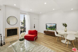 1220 Manning Ave, Unit 9 in Los Angeles, CA - Building Photo - Building Photo