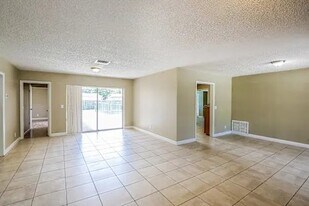1811 N 47th Ave in Hollywood, FL - Building Photo