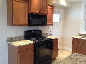 4634 Carlton St in Pittsburgh, PA - Building Photo - Building Photo