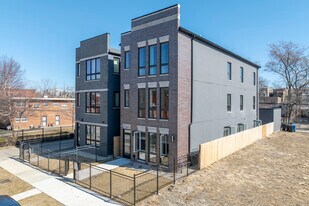 3715 S Giles Ave in Chicago, IL - Building Photo