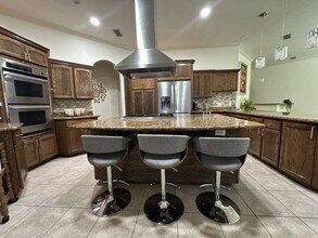 102 Cardinal Ln in Laredo, TX - Building Photo - Building Photo