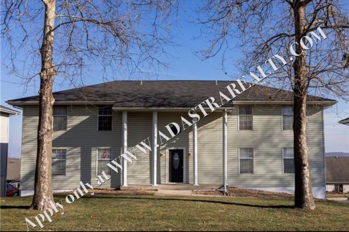 223 Barr Rd in Grain Valley, MO - Building Photo