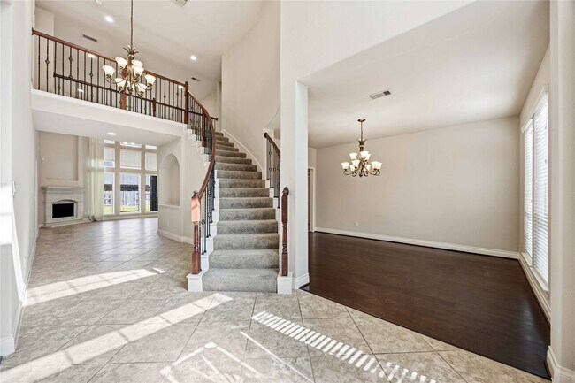 property at 27707 Lodgemist Ct