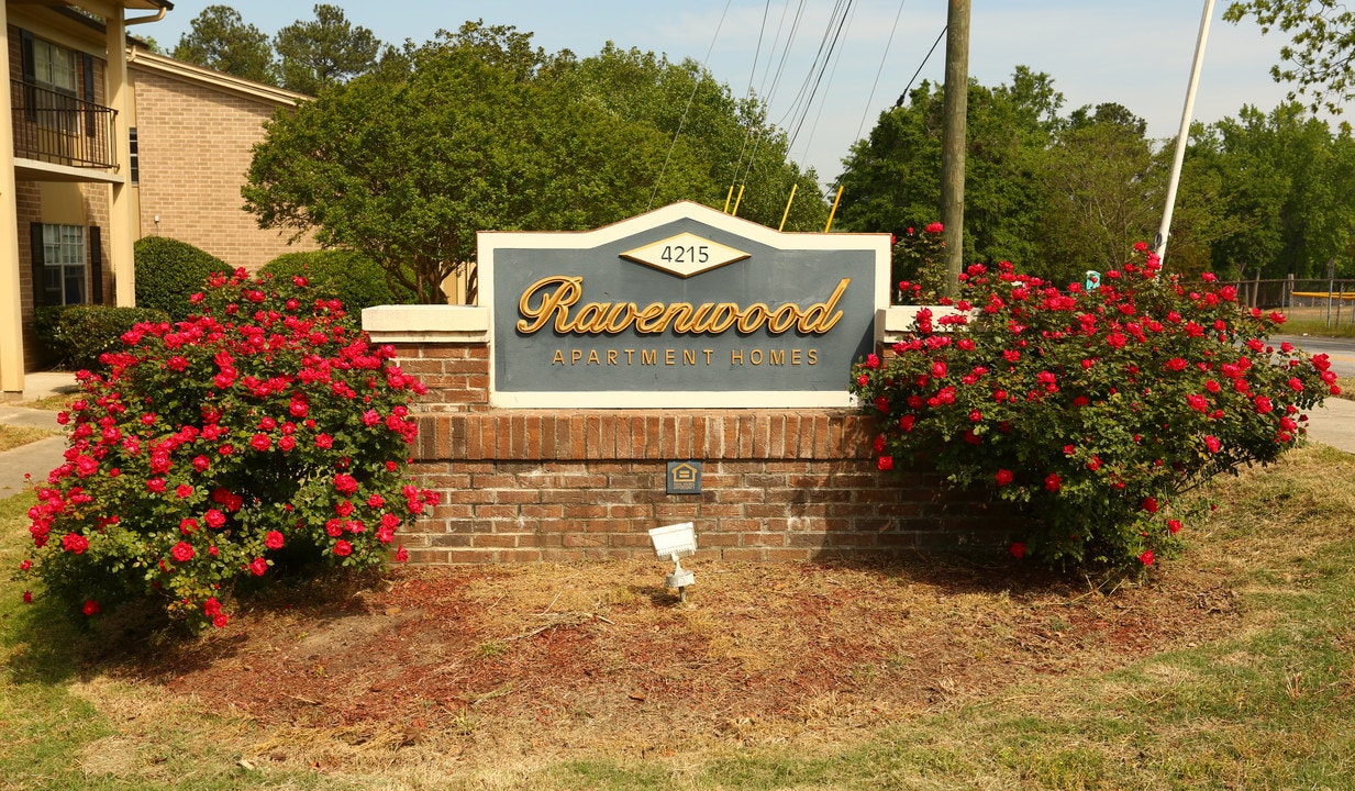 Ravenwood Hills in Columbia, SC - Building Photo