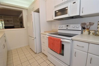 1608 Bayhouse Point Dr in Sarasota, FL - Building Photo - Building Photo