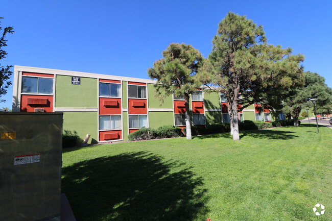 Loop @950 in Albuquerque, NM - Foto de edificio - Building Photo