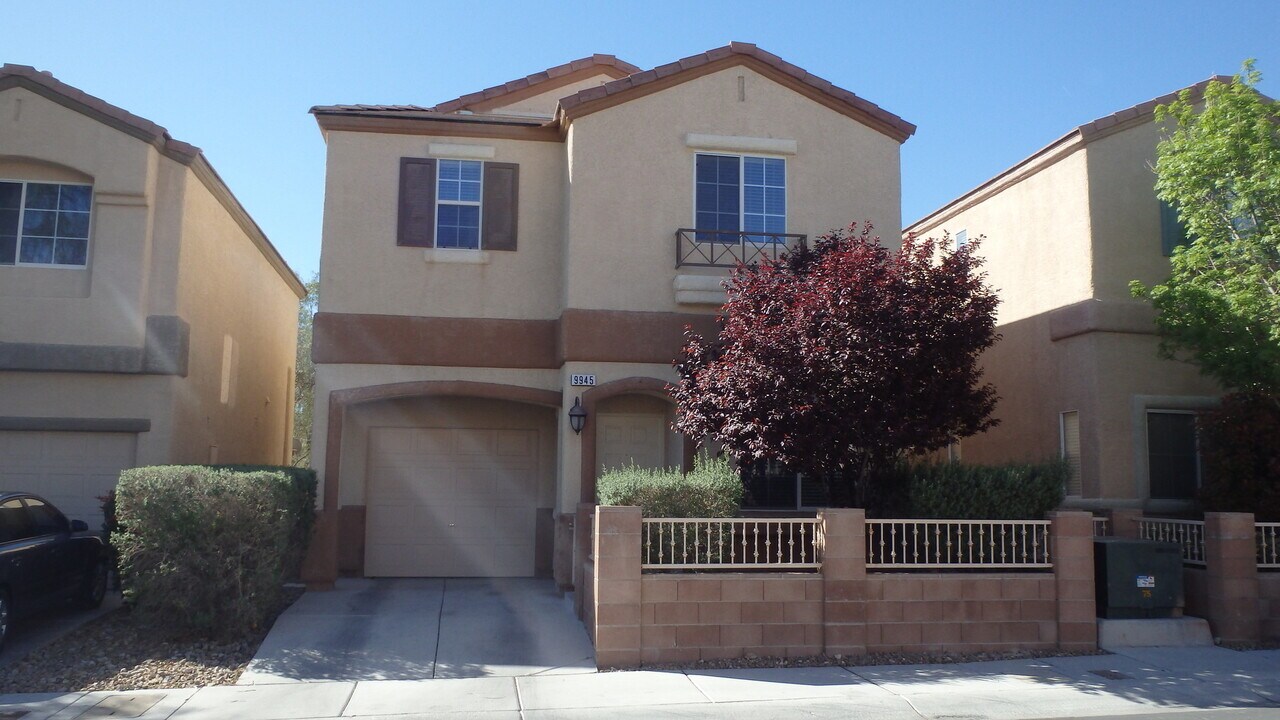 9945 Concho River Ave in Las Vegas, NV - Foto de edificio
