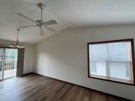 2716-2718 N Wright Rd in Janesville, WI - Building Photo