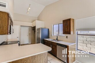 2718 N 87th Ave in Phoenix, AZ - Building Photo - Building Photo