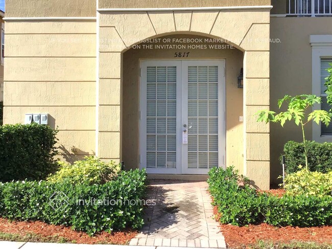 5817 Hampton Hills Blvd in Tamarac, FL - Building Photo - Building Photo