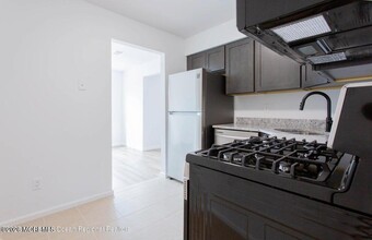 78 Diane Dr in Tinton Falls, NJ - Building Photo - Building Photo