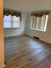 2704 Drewry Ln in Winston-Salem, NC - Foto de edificio - Building Photo