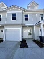 215 Date Palm Ln in Freeport, FL - Building Photo
