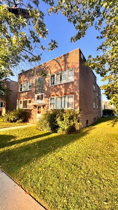 5501 N California Ave in Chicago, IL - Building Photo