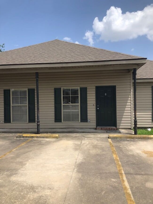 property at 109 Country Ln