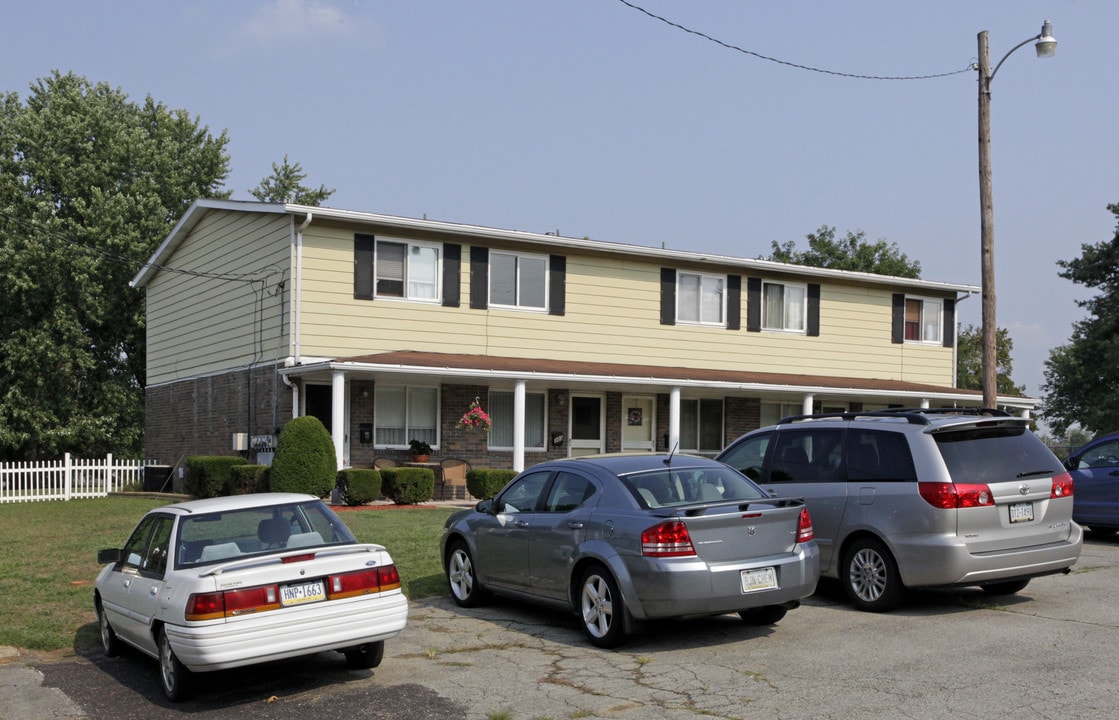 301 Roy St in Belle Vernon, PA - Foto de edificio