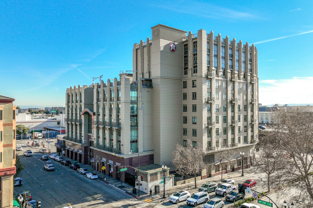 8 Orchids Condominium in Oakland, CA - Building Photo