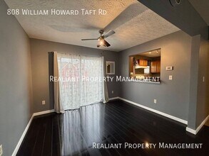 808 William Howard Taft Rd in Cincinnati, OH - Building Photo - Building Photo