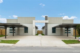 1900 W Violet Dr in Pharr, TX - Building Photo