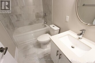 100 Bonham Blvd in Mississauga, ON - Building Photo - Building Photo