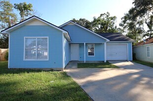 13 Pinedale Cir in Valdosta, GA - Building Photo