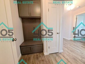 18637 Cantar Dr in Edmond, OK - Building Photo - Building Photo