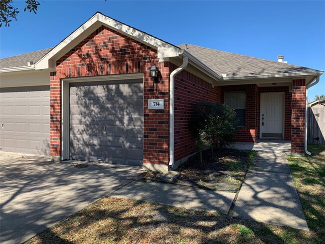 714 Chase Land Cir in Bacliff, TX - Building Photo - Building Photo