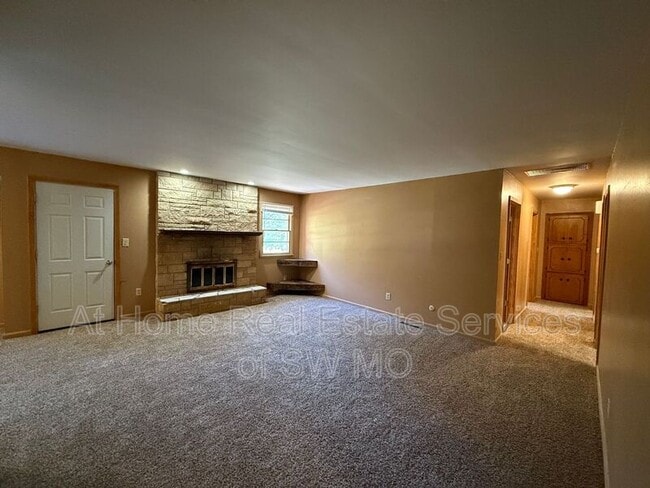 1152 S Paula Ave in Springfield, MO - Building Photo - Building Photo