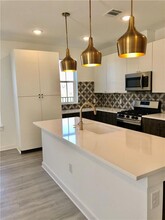 2624 Metcalfe Rd in Austin, TX - Building Photo - Building Photo
