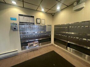 2333 N Neva Ave in Chicago, IL - Building Photo - Building Photo