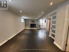 32 Castor Crescent in Toronto, ON - Building Photo - Building Photo