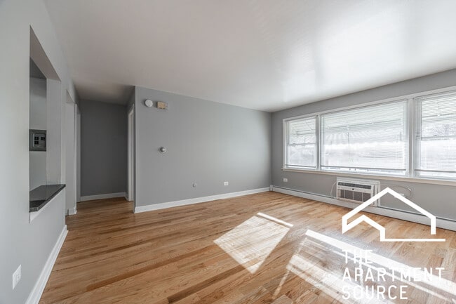property at 6257 N Milwaukee Ave