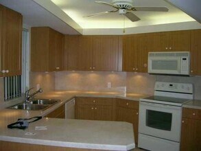 19800 Sandpointe Bay Dr, Unit 104 in Tequesta, FL - Building Photo - Building Photo