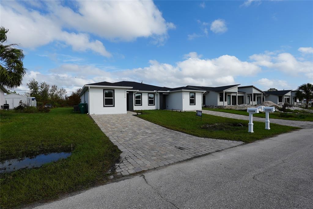 17196 Bonnie Ave in Port Charlotte, FL - Building Photo