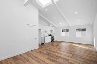 13010 Hartland St in North Hollywood, CA - Building Photo - Building Photo