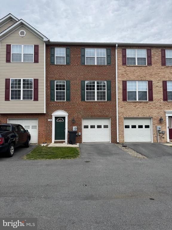 property at 433 W Baltimore St