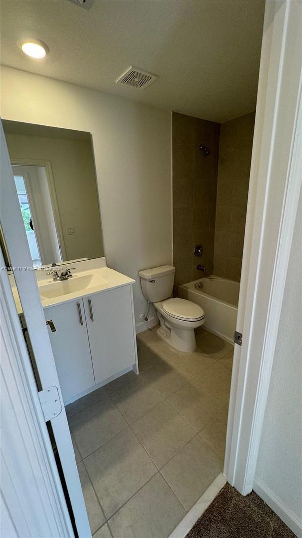 5130 SW 37th St in Pembroke Park, FL - Building Photo - Building Photo