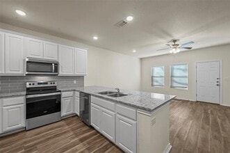 105 4th St in Kerens, TX - Building Photo - Building Photo